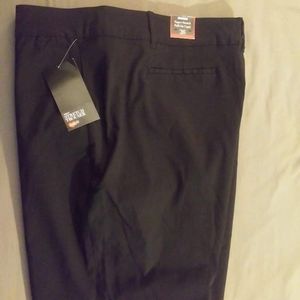 NWT Avenue Super Stretch Capri